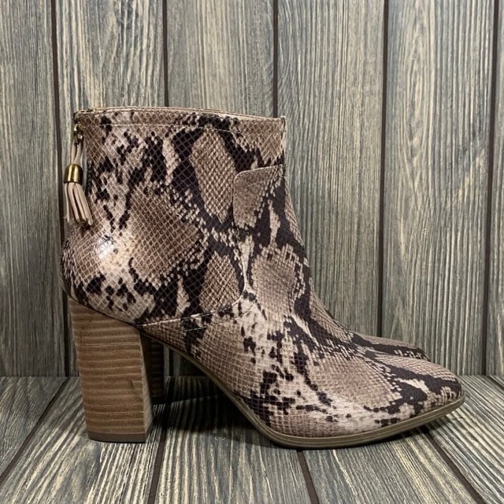 Anne Klein Women Snake Print Heeled Ankle Chelsea Boots Booties Size 9 Textile